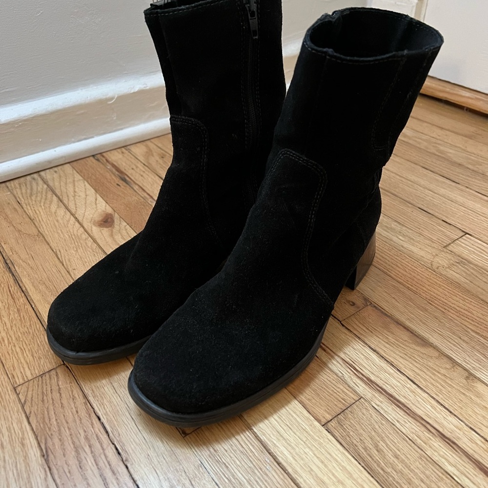 La Canadienne waterproof suede booties